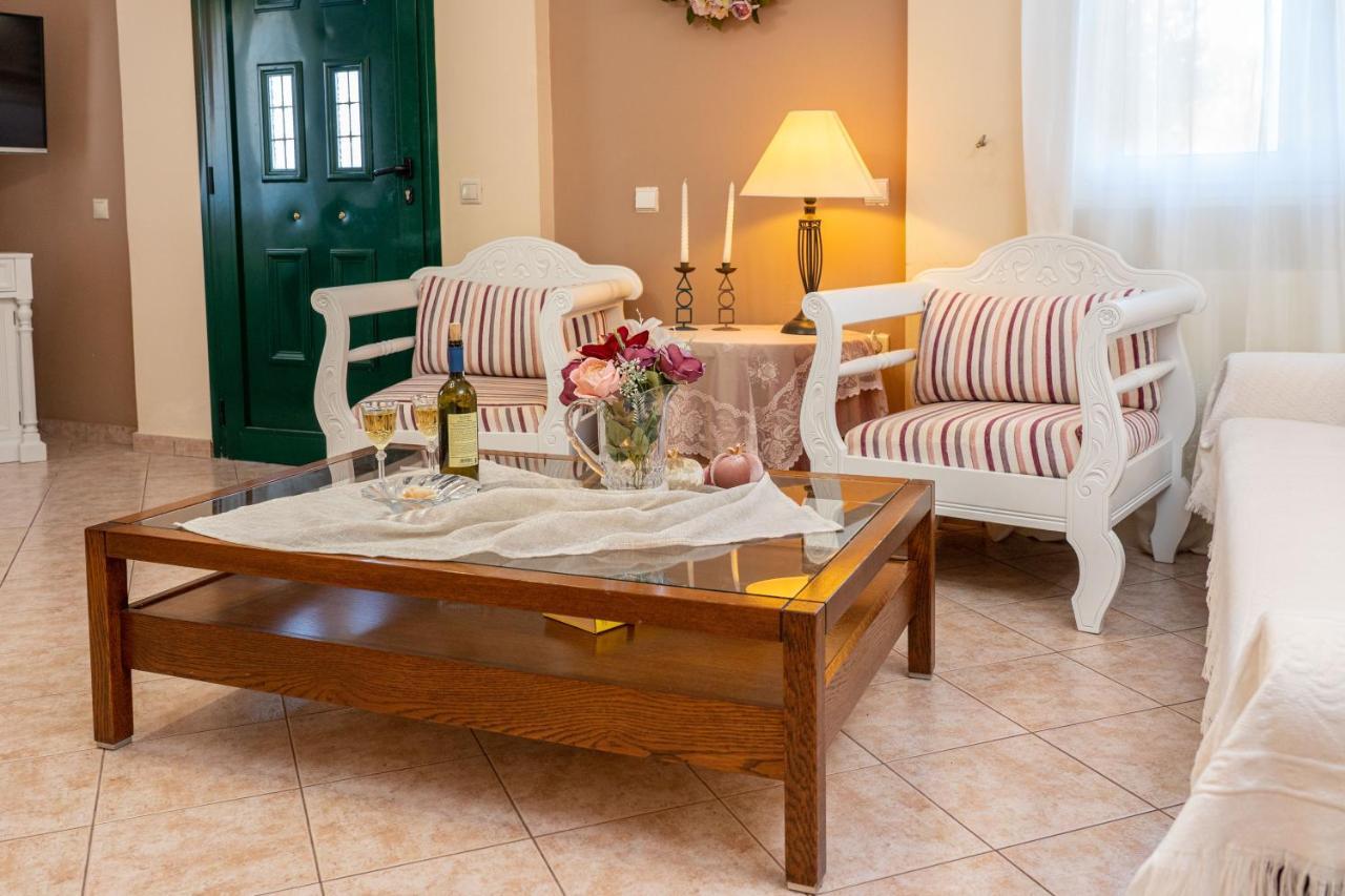 Artemis Superb 2 Bedroom Apartment 700 M Away From The Beach 米尼亚 外观 照片