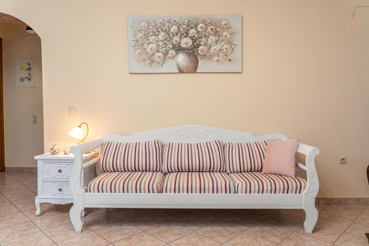 Artemis Superb 2 Bedroom Apartment 700 M Away From The Beach 米尼亚 外观 照片