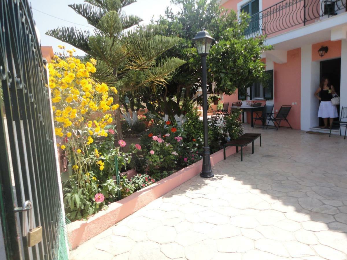 Artemis Superb 2 Bedroom Apartment 700 M Away From The Beach 米尼亚 外观 照片