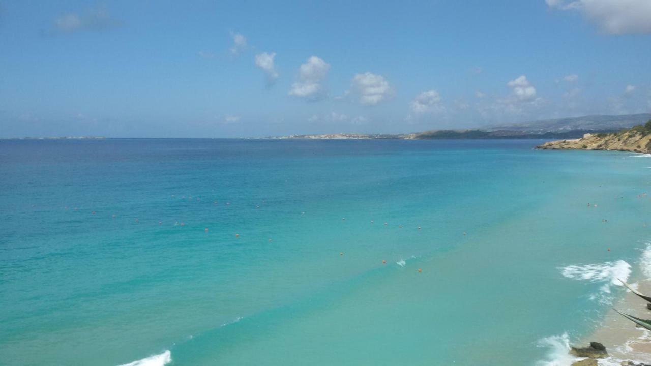 Artemis Superb 2 Bedroom Apartment 700 M Away From The Beach 米尼亚 外观 照片