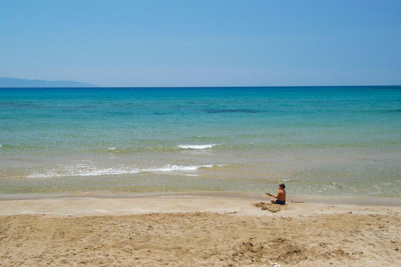 Artemis Superb 2 Bedroom Apartment 700 M Away From The Beach 米尼亚 外观 照片